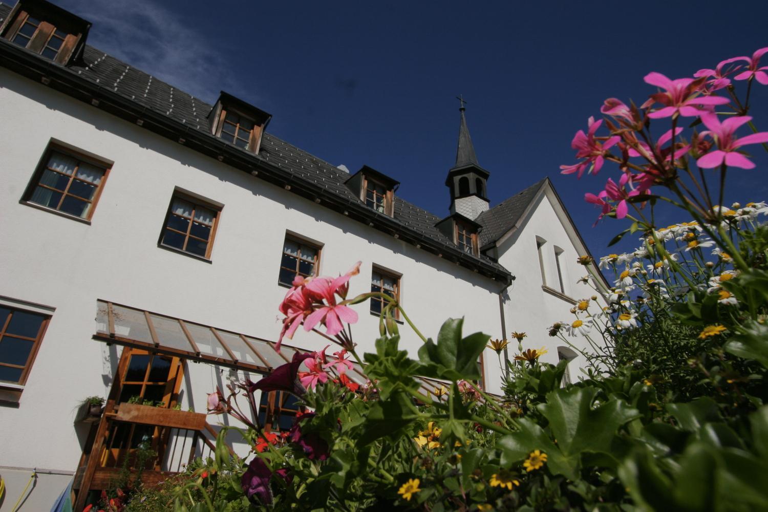 Seminar- Und Gaestehaus Im Kloster Bezau Esterno foto