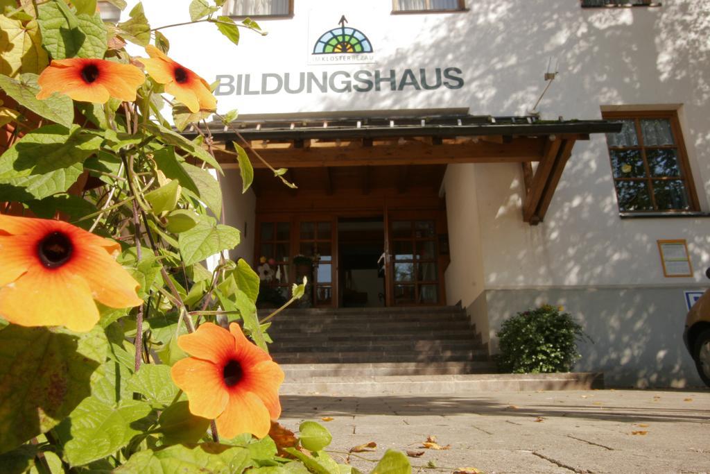 Seminar- Und Gaestehaus Im Kloster Bezau Esterno foto