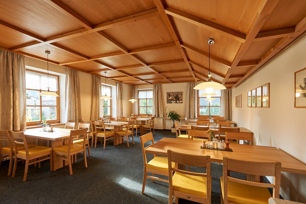 Seminar- Und Gaestehaus Im Kloster Bezau Esterno foto