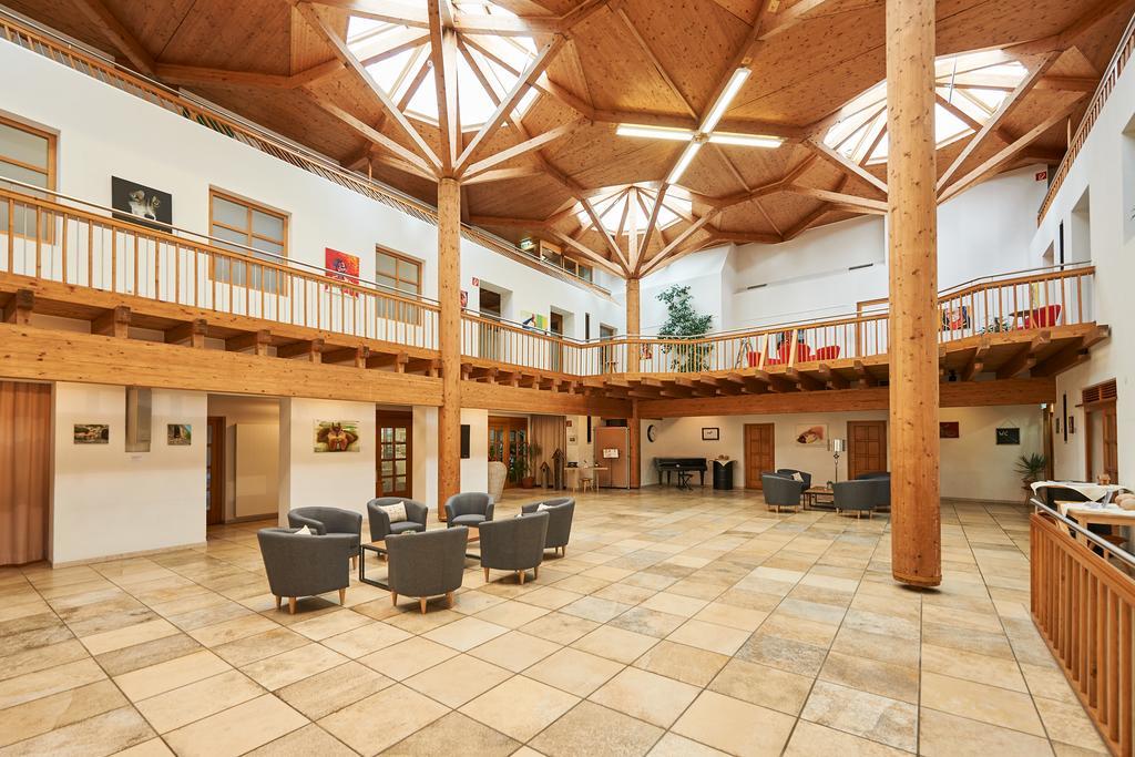 Seminar- Und Gaestehaus Im Kloster Bezau Esterno foto